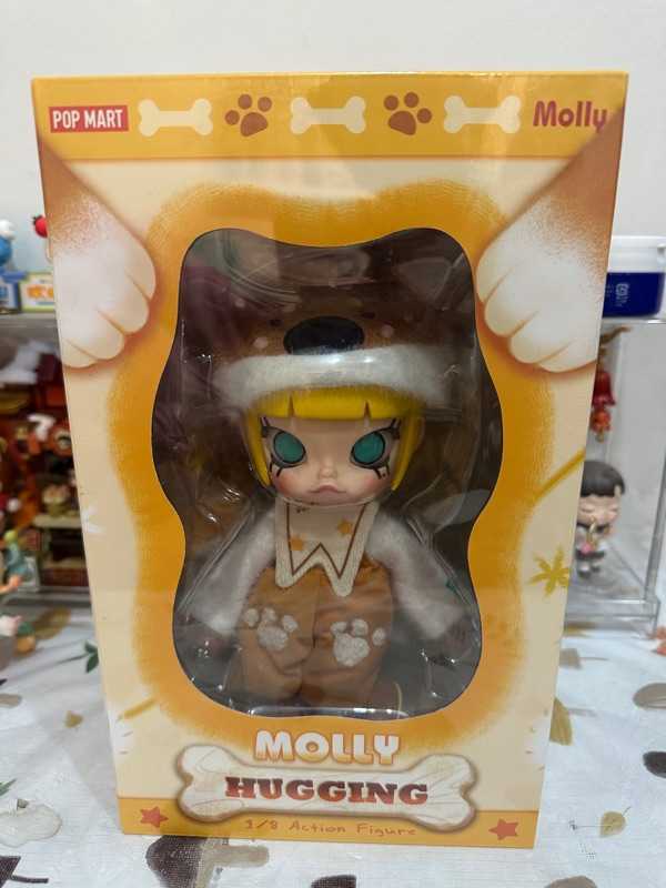 Pop Mart MOLLY Hugging 1/8 Action Figure | ของแท้