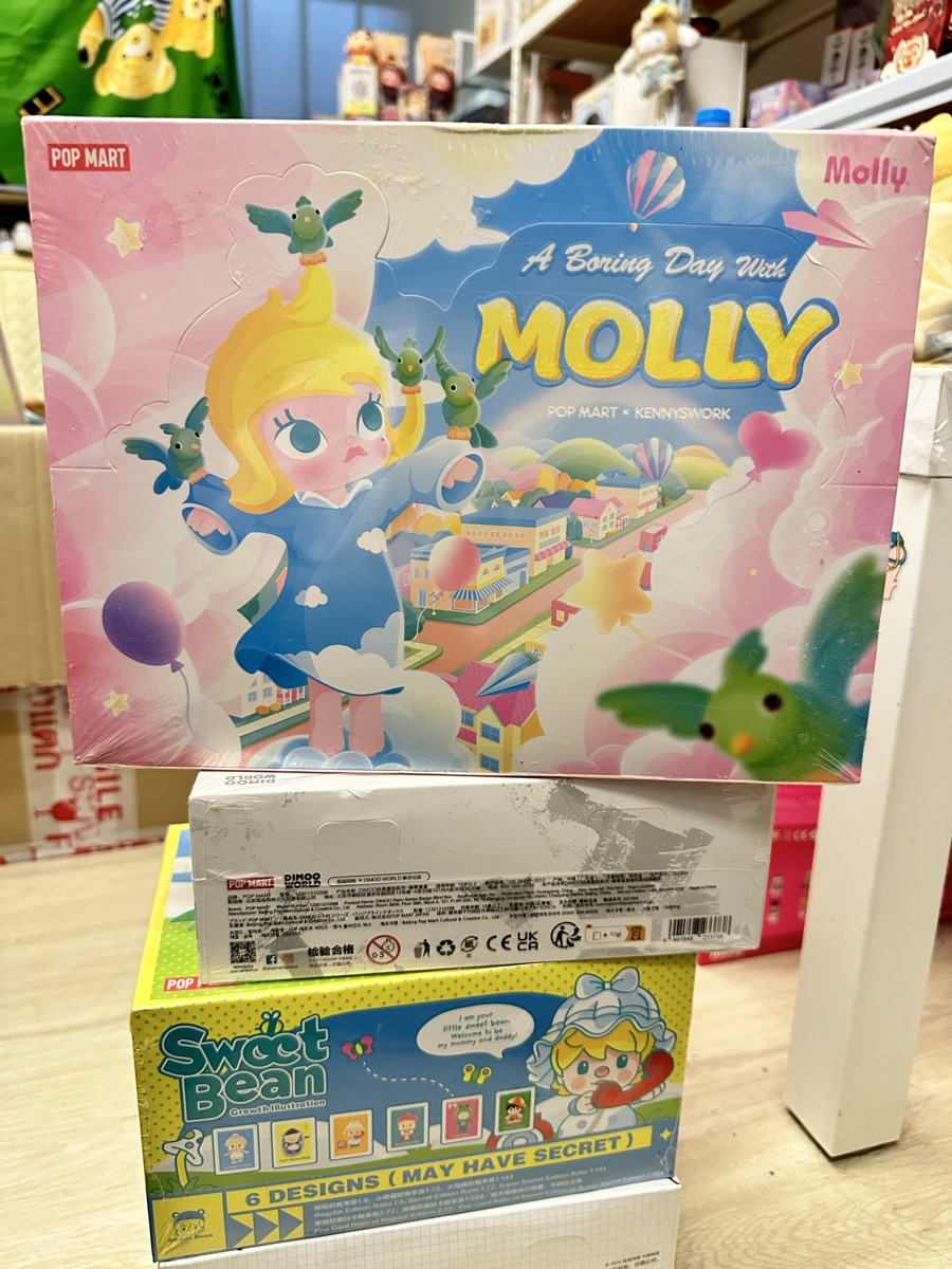 POP MART MOLLY A boring day シリーズ POP MART A Boring Day With Molly Series (Random 1 Out of 12