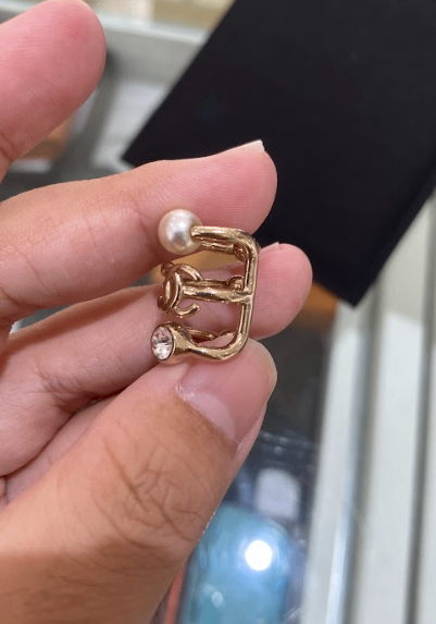 CHANEL ピアス　ゴールド　片耳 2025年最新】Yahoo!オークション -シャネル ピアス 片耳の中古品