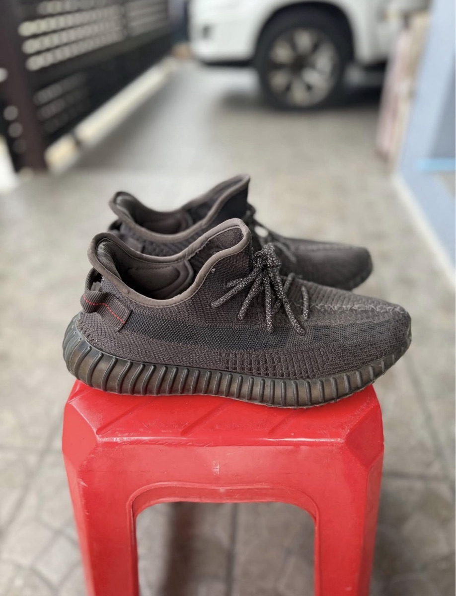 adidas gazelle silver green womens Adidas Yeezy Boost 350 V2 Core Black White main image 0