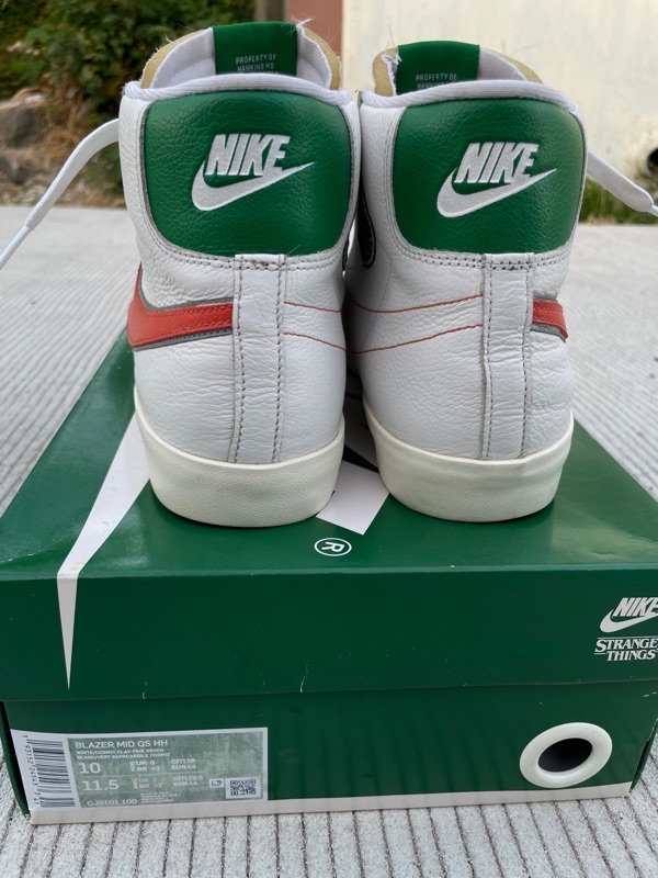 nike blazer mid hawkins