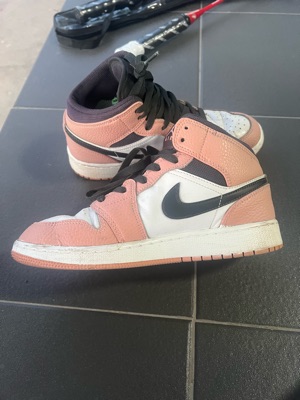 jordan mids pink quartz