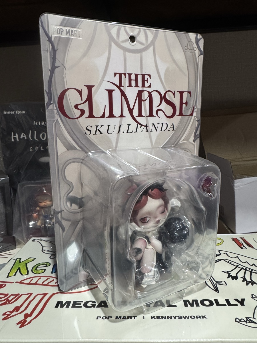 Buy & Sell Pop Mart SKULLPANDA The Glimpse Figure | SASOM