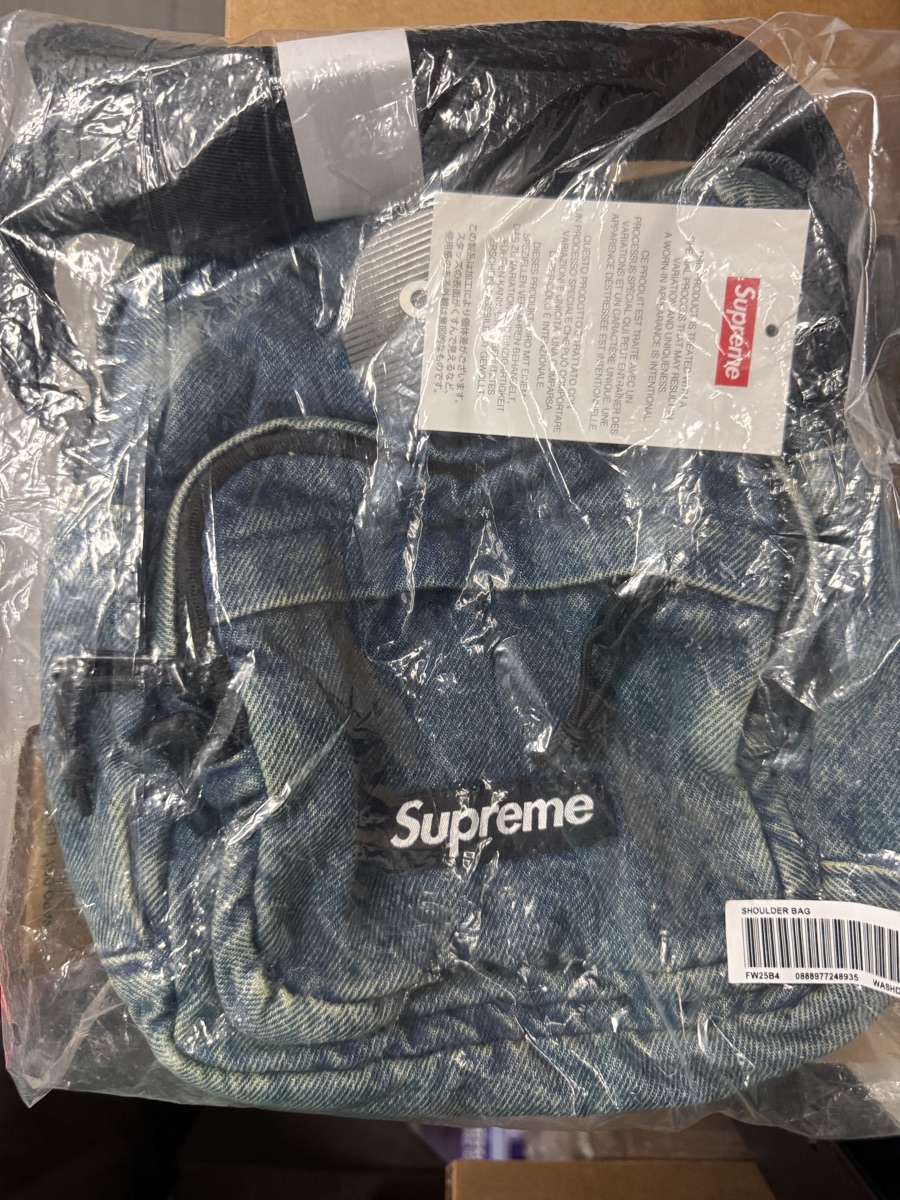 Supreme Denim Shoulder Bag Washed Indigo (FW25) | ของแท้