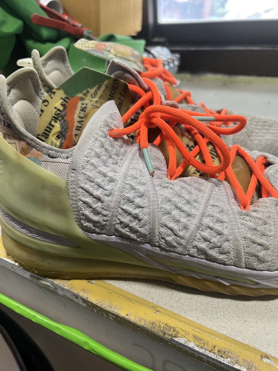 Nike Diana Taurasi x LeBron 18 EP SASOM