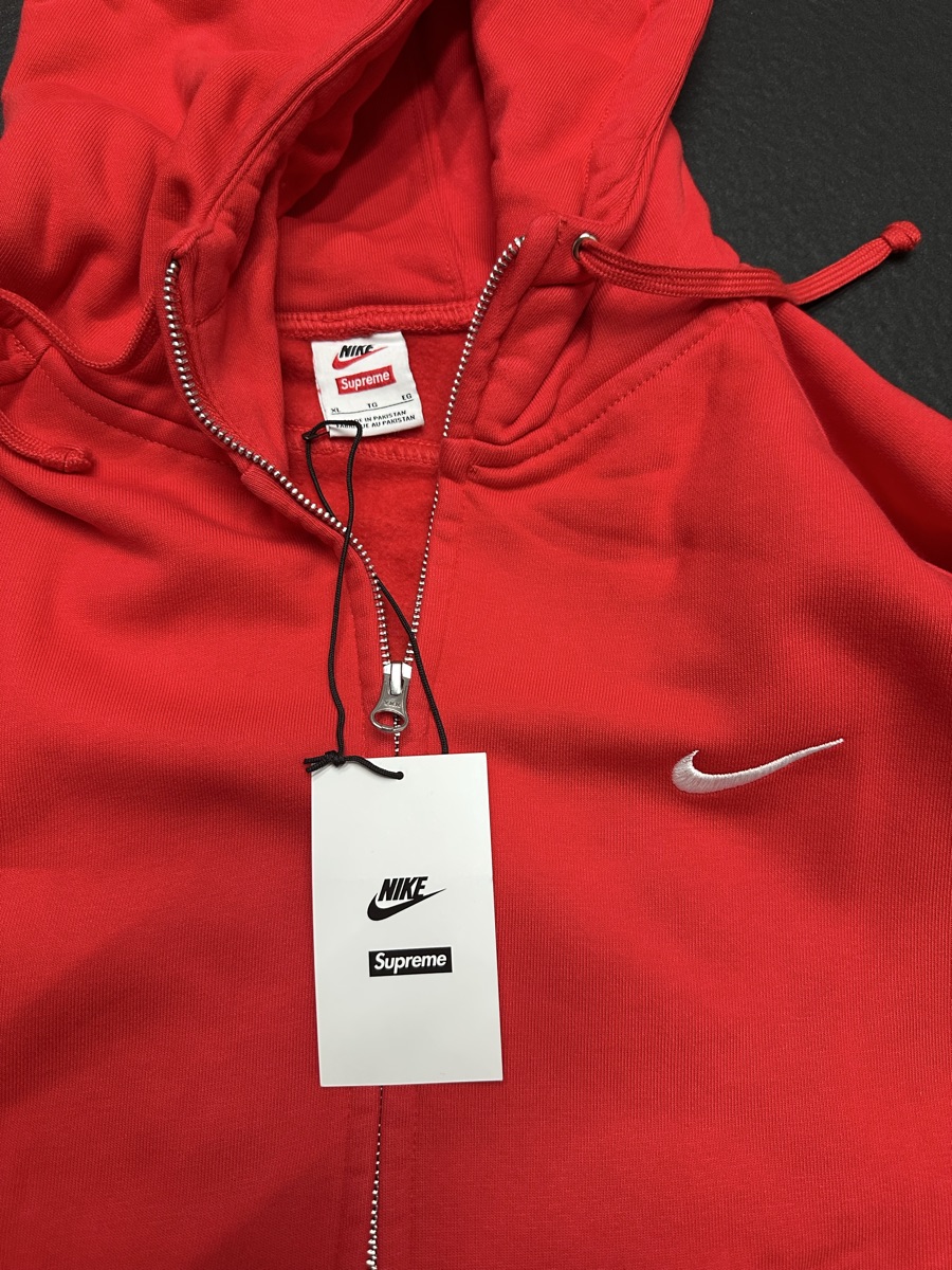 Buy Supreme x Nike Zip Up Hooded Sweatshirt Red | SASOM