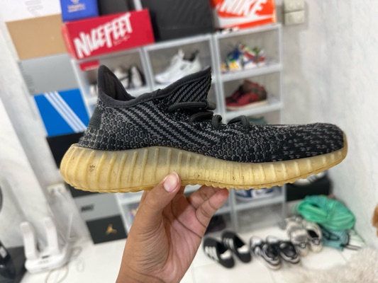 yeezy carbon 350 retail