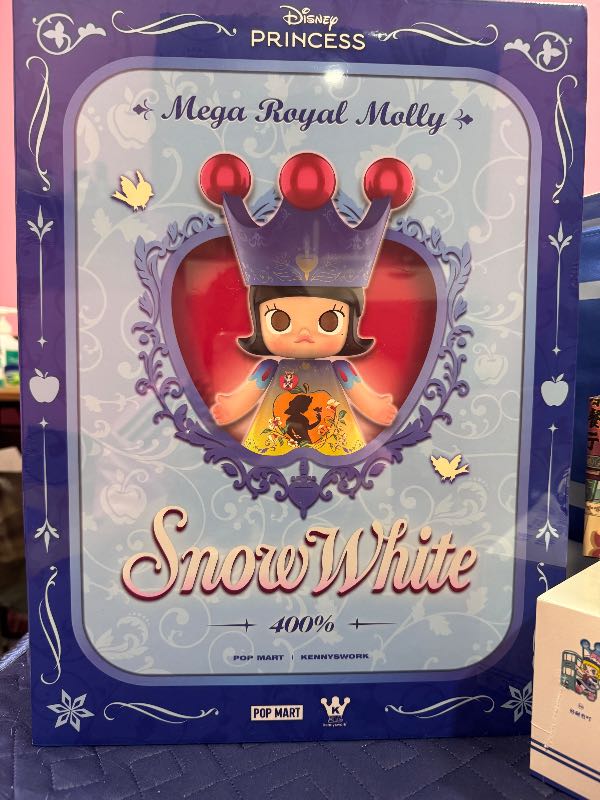 Pop Mart Mega Royal Molly X Snow White 400% | SASOM
