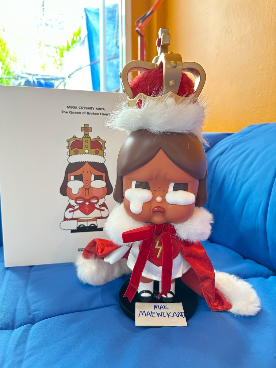 Pop Mart MEGA CRYBABY 400% The Queen of Broken Heart Blind Box