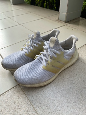 Ultra boost 3.0 triple white cheap yellowing