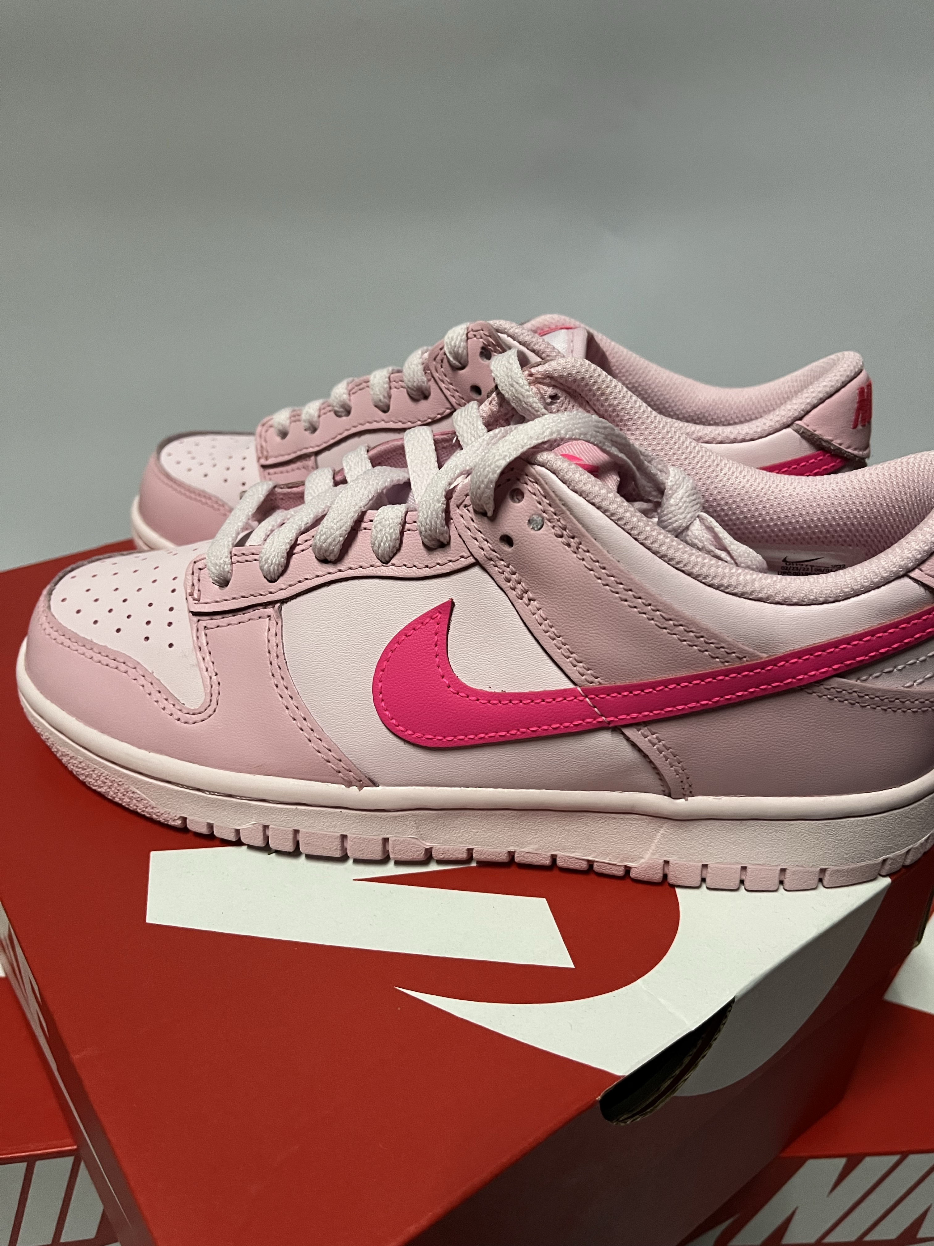 nike dunk low triple pink pre order