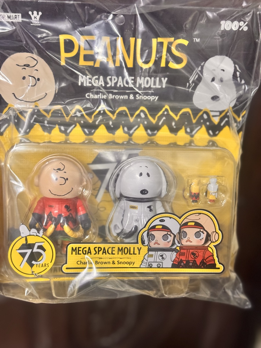 Pop Mart Mega Space Molly 100% Charlie Brown & Snoopy Multicolor