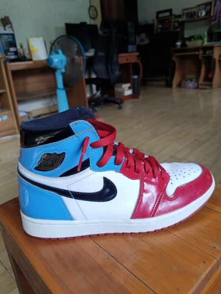 สนีกเกอร์ Jordan Retro High Fearless UNC Chicago SASOM