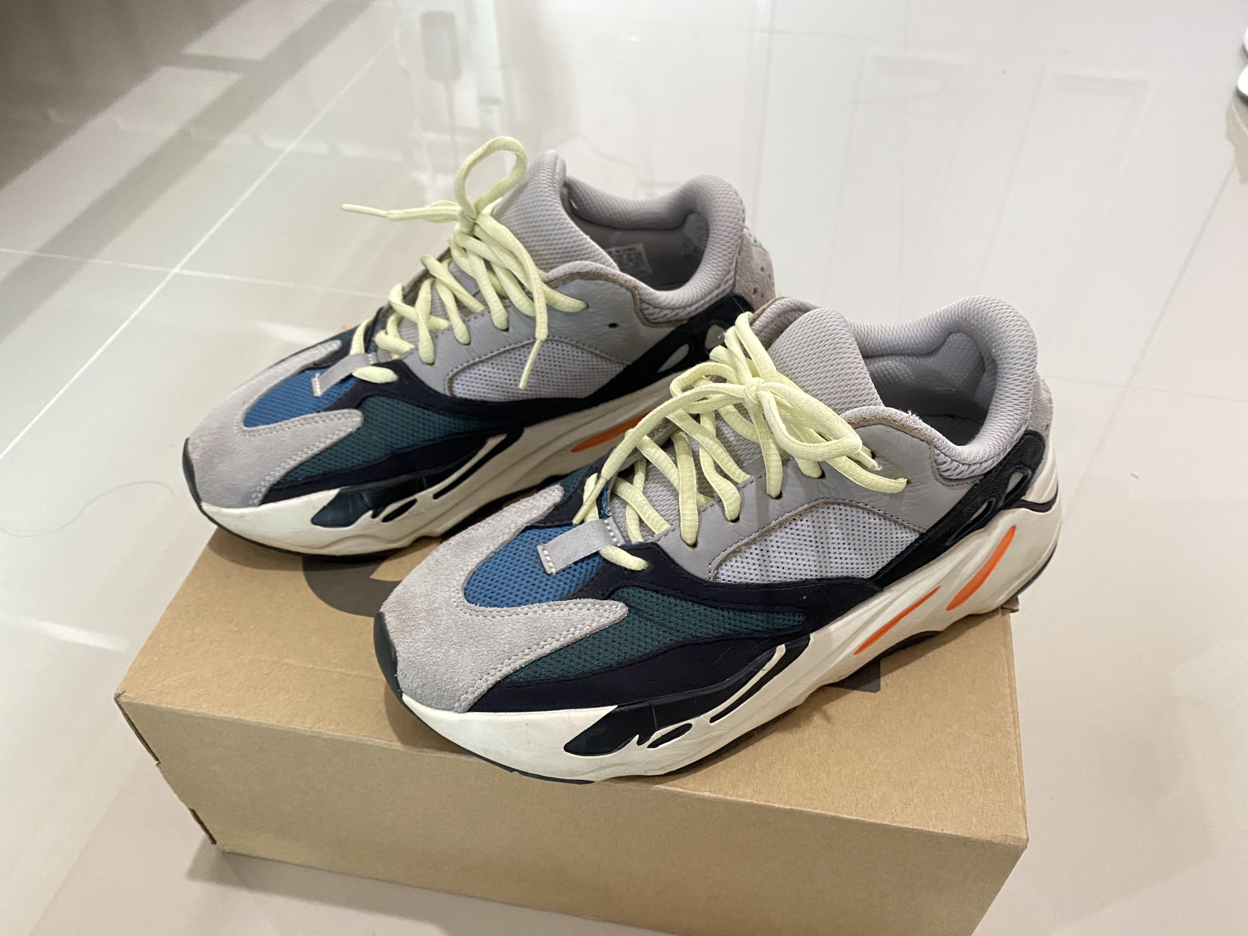 yeezy wave runner 700 size 13