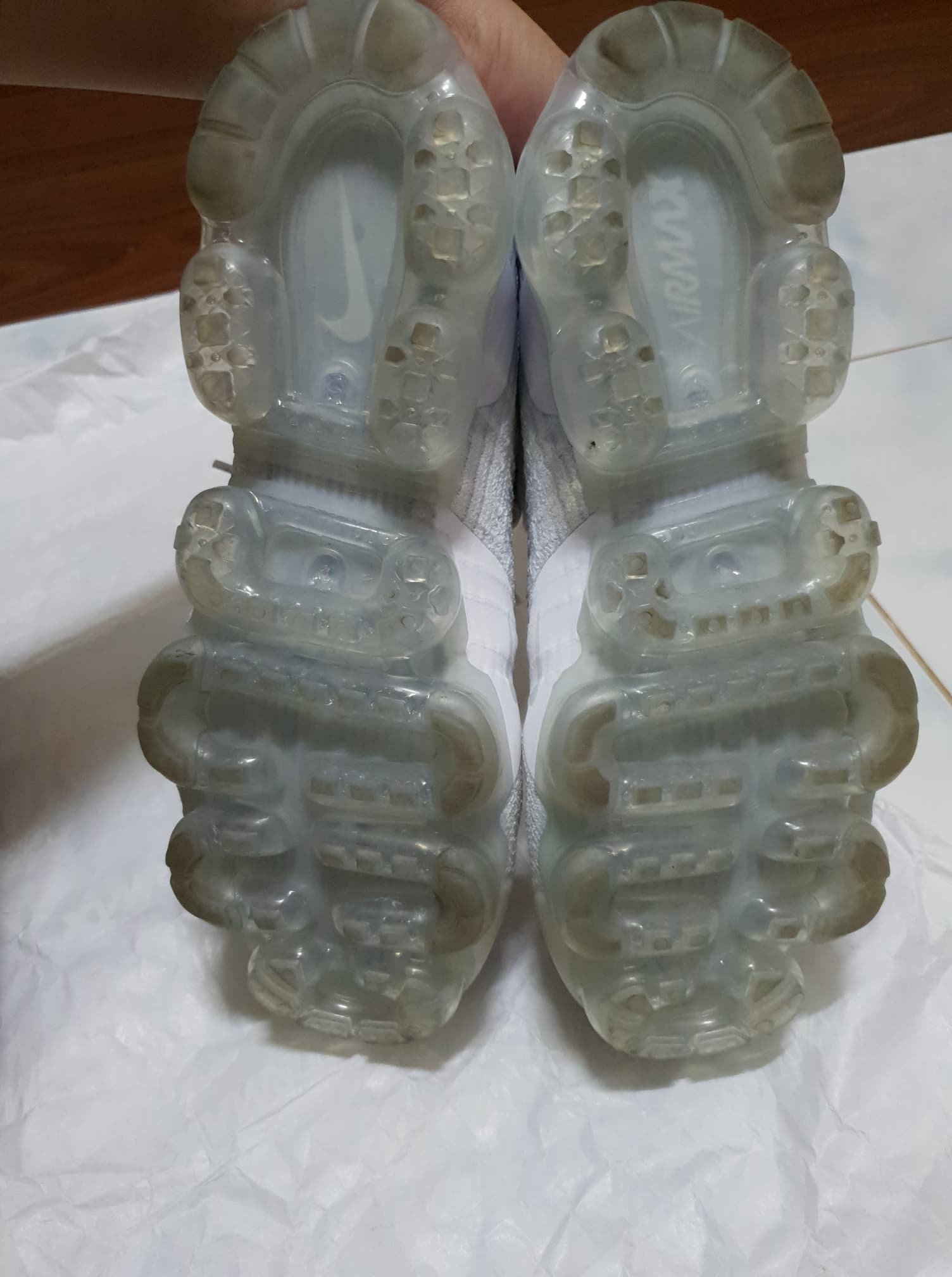vapormax bubble yellowing