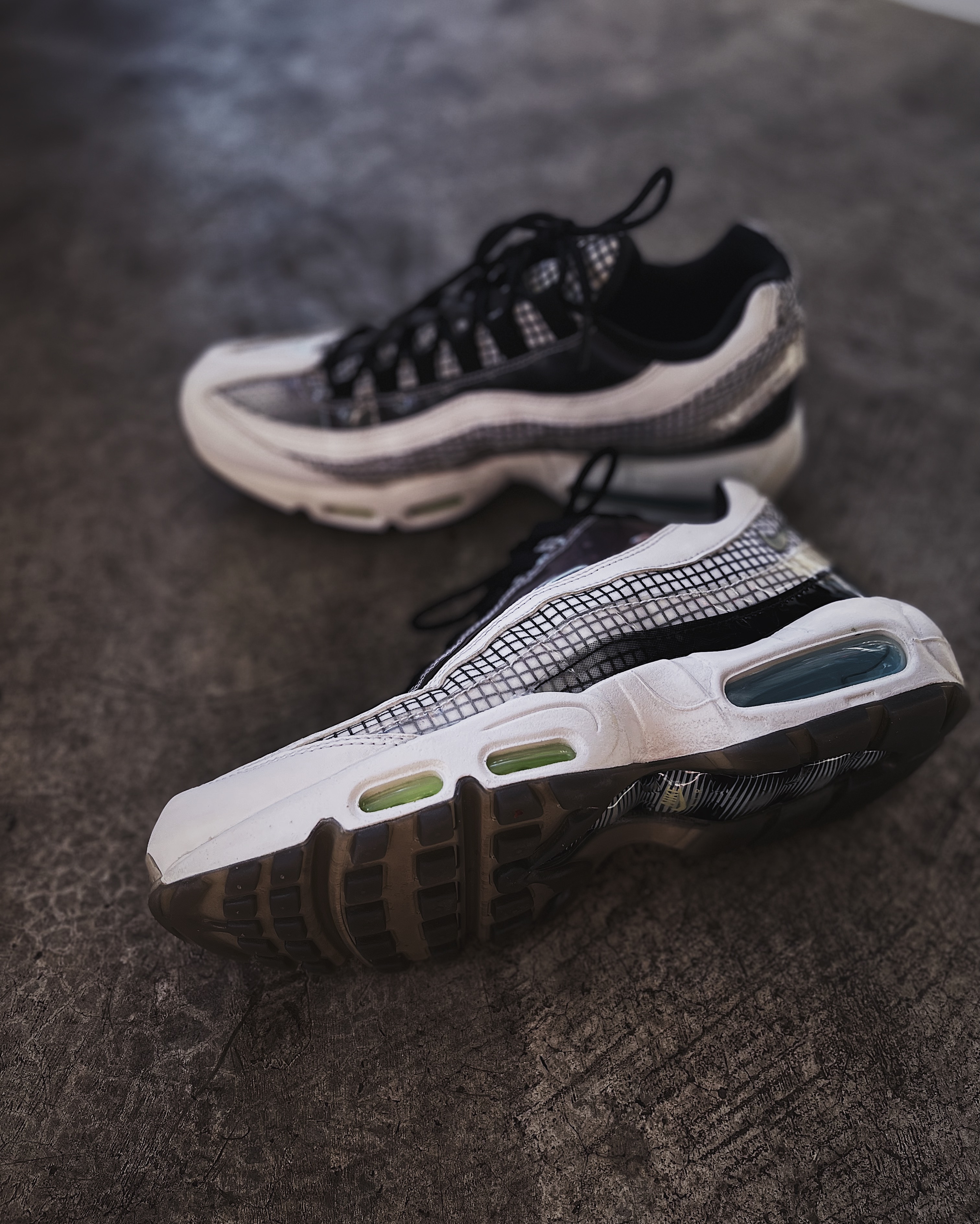 Nike Air Max 95 LV8 'Grid' - AO2450-100