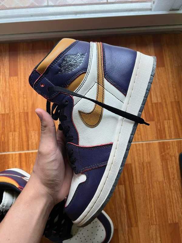 Jordan 1 hotsell lakers chicago