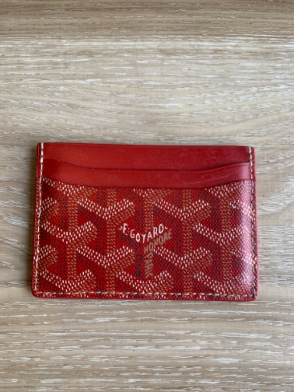 Red goyard card discount holder