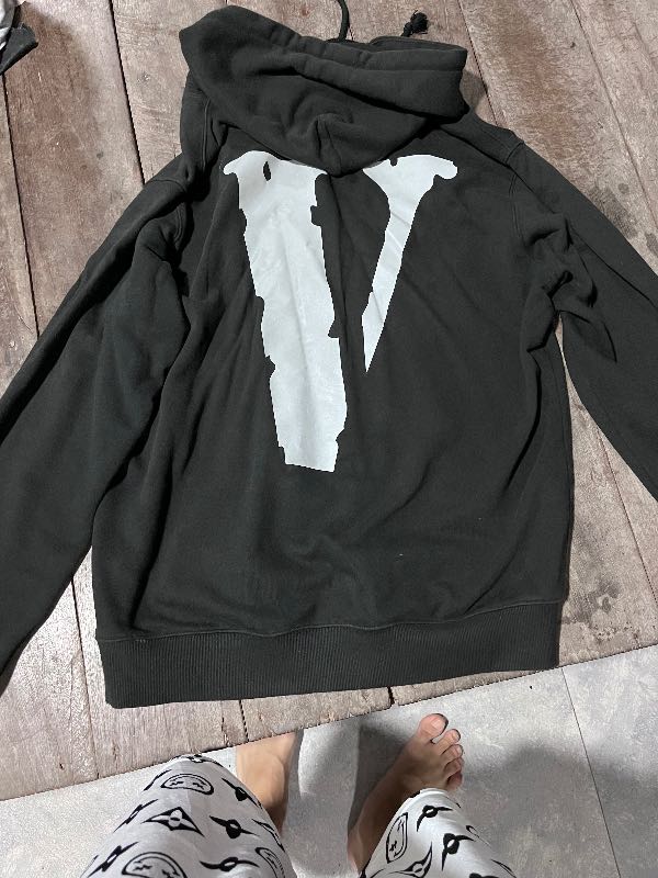 Vlone Windbreaker Vlone Staple 3M V Logo Hoodie Black White ของแท้