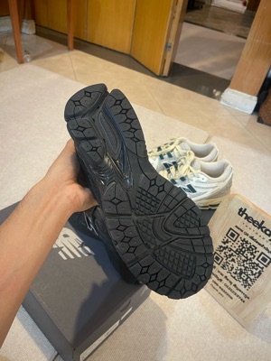 Buy & Sell New Balance 1906R Black Metallic Silver | SASOM