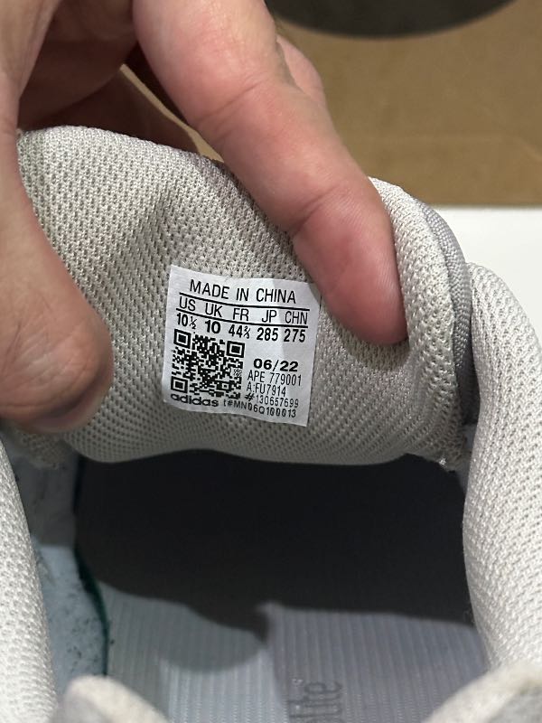adidas Yeezy Boost 700 V2 Tephra | -