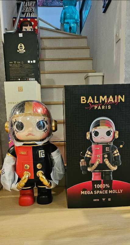 Buy & Sell Pop Mart Mega Space Molly 1000% Balmain | SASOM