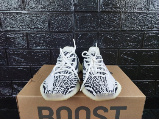 Yeezy boost 350 v2 zebra sales 2019