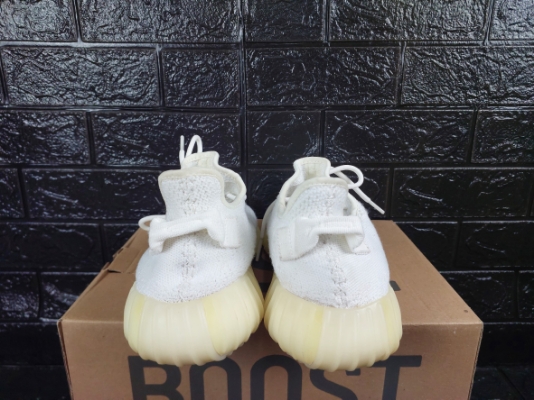 Yeezy cream hot sale white yellowing