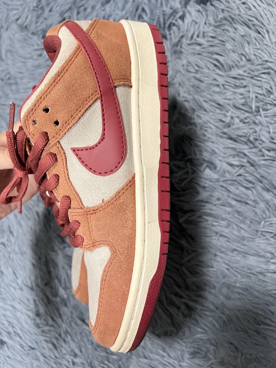sb dunk low russet cedar