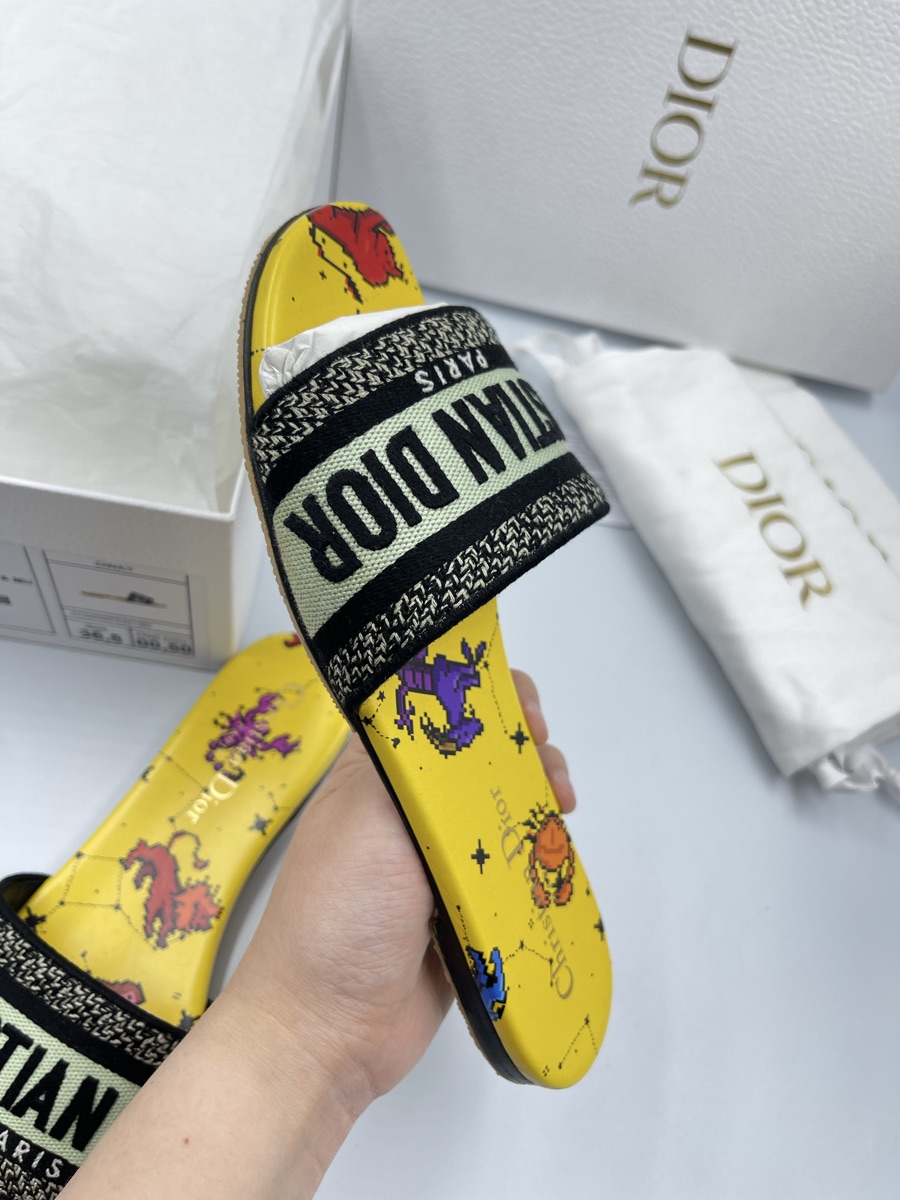 【カジュアルに♪】DIOR Dway スライド Dior Dway Slide KCQ166ERC_S11X – BORDER-GARA