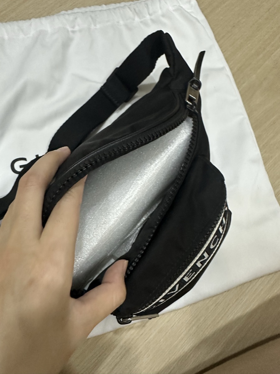 バッグ GIVENCHY LIGHT 3-BUM BAG Nylon Black Givenchy Light 3 nylon belt bag - Black - Men|BK5037K0PZ976