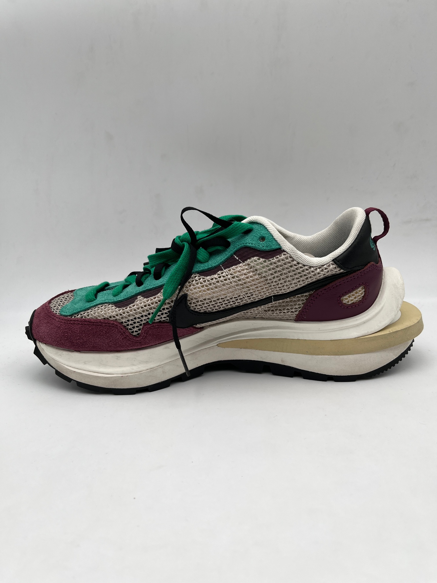 Nike Vaporwaffle sacai Villain Red Neptune Green | SASOM