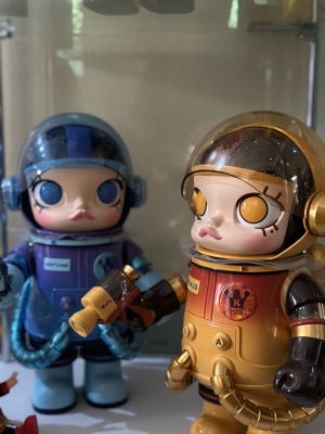 POPMART MEGA SPACE MOLLY NEPTUNE 海王星400% POPMART MEGA SPACE MOLLY 400% Planet Series Figures Neptune
