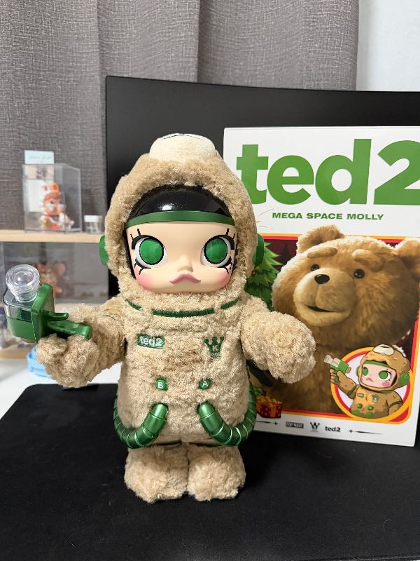 Buy & Sell Pop Mart Mega Space Molly Ted 2 400% | SASOM