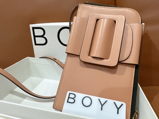 4,286 mentions J'aime, 40 commentaires - B O Y Y (@boyyboutique) sur  Instagram : BOYY crossbody phone case, the newest SLG member a…