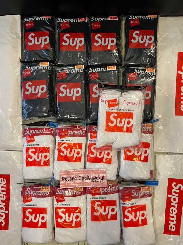 Supreme/Hanes Boxer brief WHITE ฿990 บาท