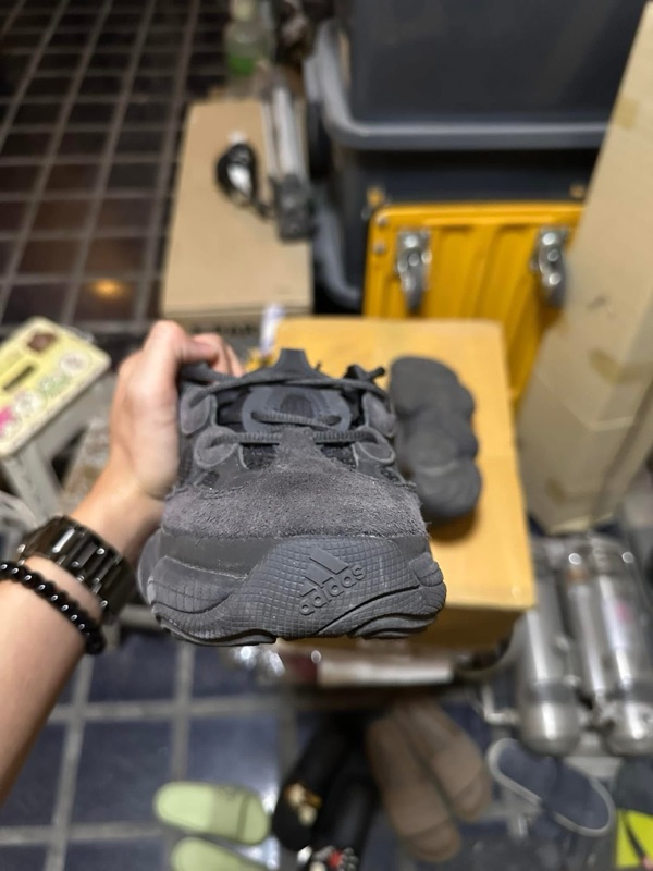 yeezy 500 utility black fake