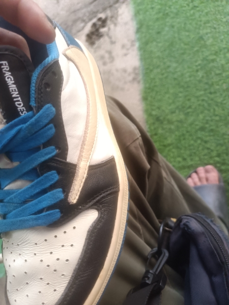 สนีกเกอร์ Jordan Low Fragment x Travis Scott SASOM