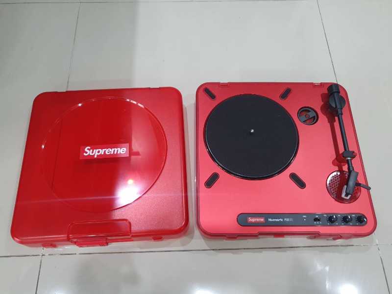 Supreme Numark PT01 Portable Turntable Red | ของแท้