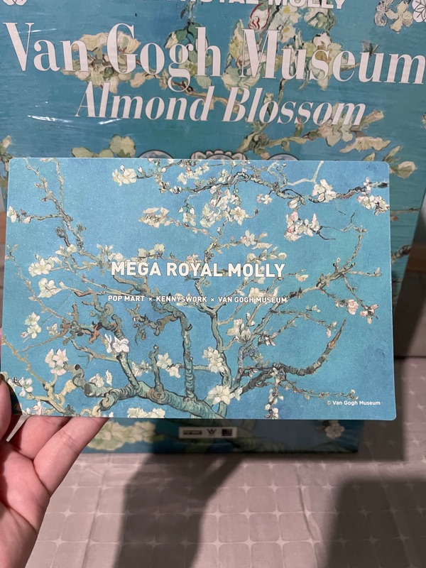 Pop Mart MEGA ROYAL MOLLY Van Gogh Museum Almond Blossom 400%