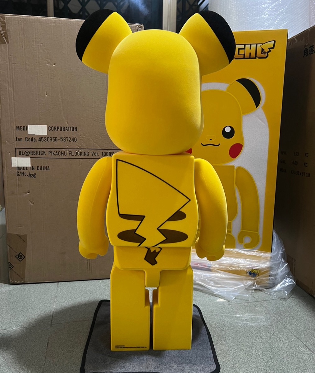 その他 MEDICOM TOY - BE@RBRICK PIKACHU FLOCKING Ver. 1000% Medicom Toy BE@RBRICK Pikachu GOLD CHROME 1000% pokemon