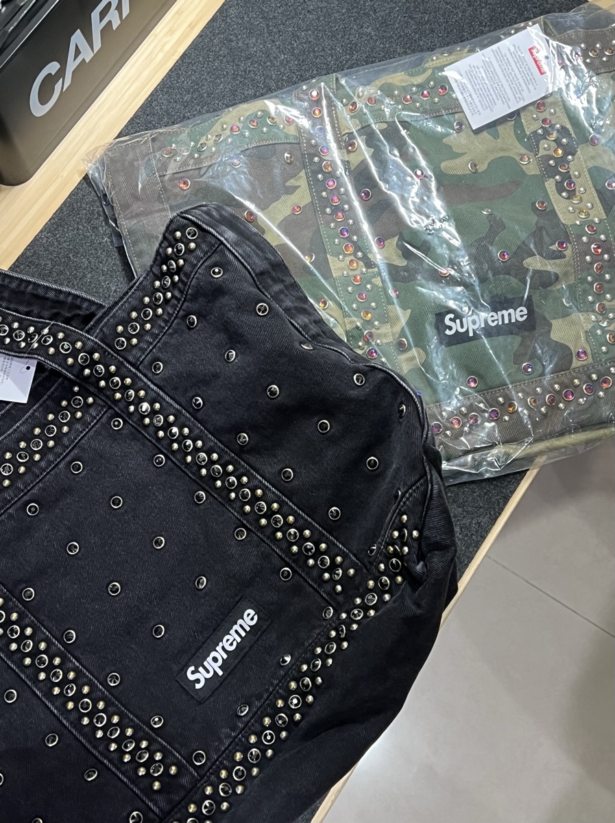 Buy Supreme B.B. Simon Denim Tote Bag Black | SASOM