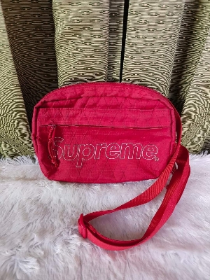 Supreme shoulder bag 18FW 赤 Supreme Supreme Shoulder Bag Red (SS18) | Grailed
