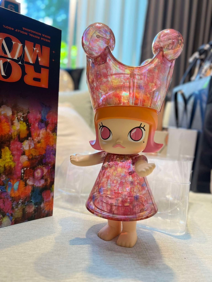POPMART Mega Royal Molly 400 Mika Ninagawa POP MART Mega