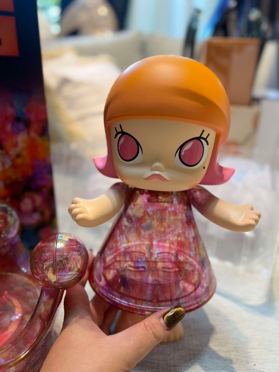 Pop Mart Mega Royal Molly Mika Ninagawa 400% | SASOM